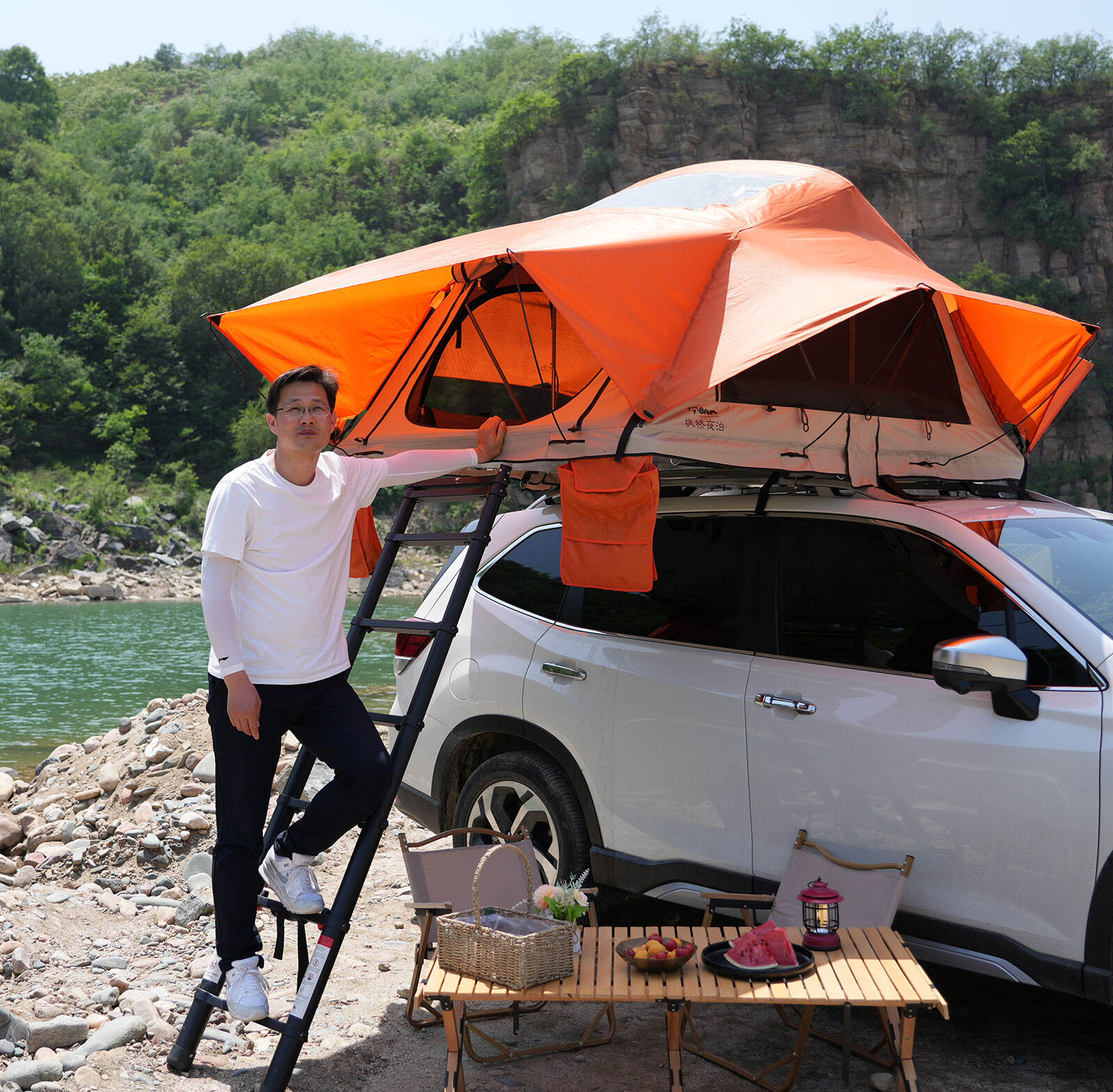 SUV用の防水オレンジ軽量ルーフトップテント、中国のSUV用防水オレンジ